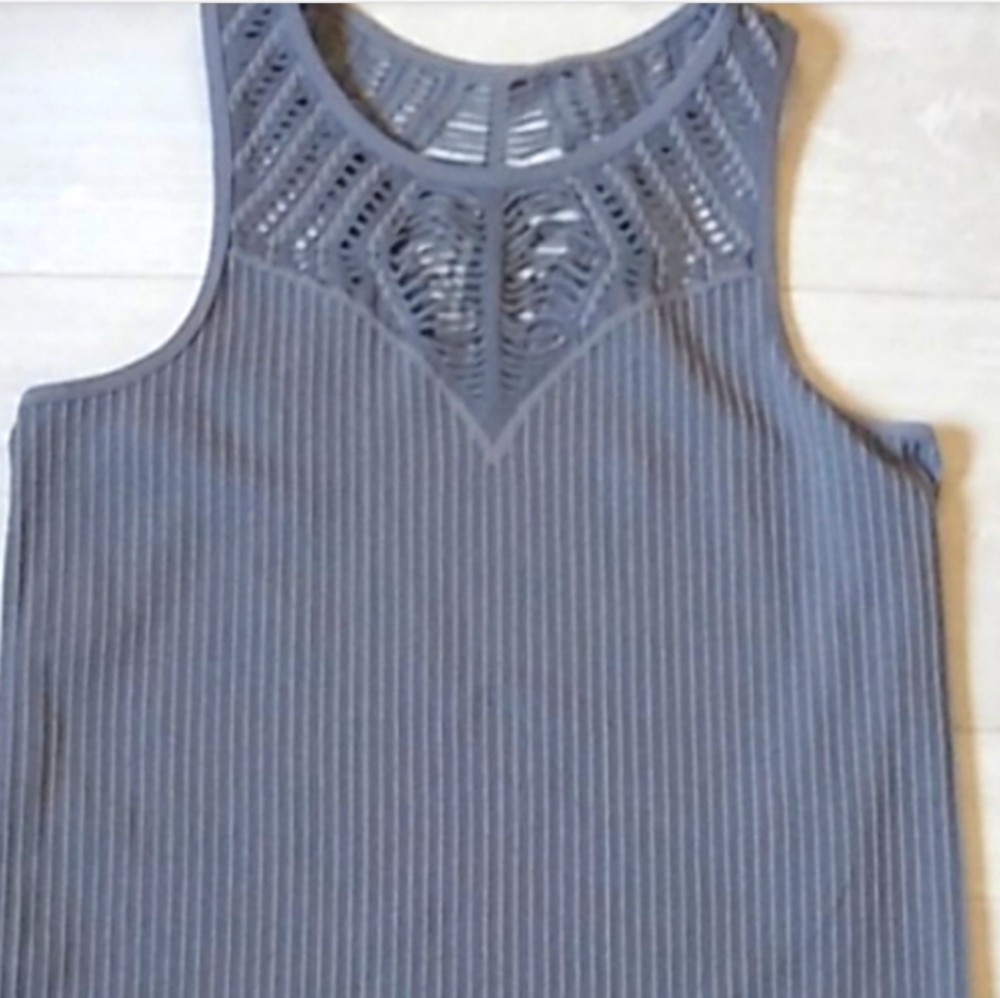 Jessica Simpson Grey Fitted Tank.